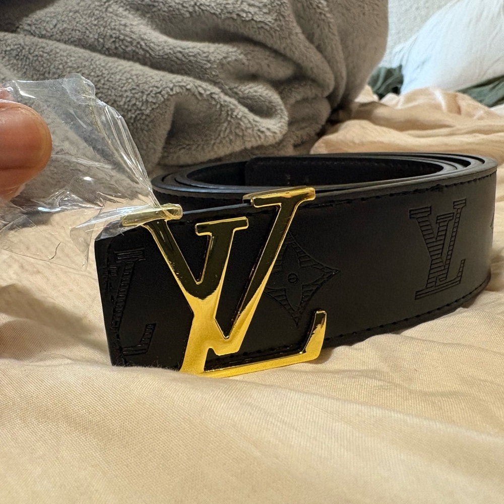 Louis Vuitton Black Leather Belt